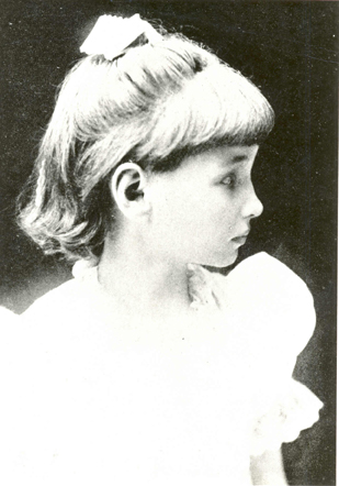 Head and shoulders portrait of Helen Keller in 1887